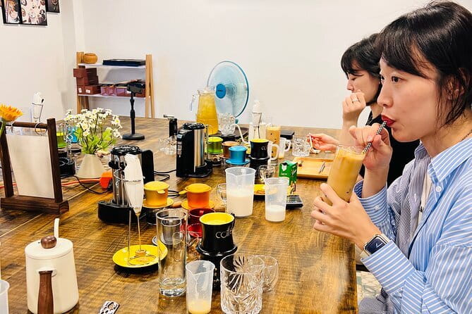 Mastering Egg Coffee-Course on 4 traditional types of Viet coffee - The teaching style: head barista coaching and a funny host