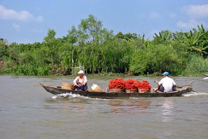 Mekong Delta Floating Market Luxury Group Tour - Lunch with halal and vegan options that doesn’t feel limited