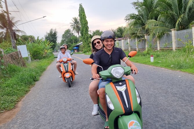 Mekong River Relaxing Sail boat cruise to Coconut Canals (1.5HRS) - A mellow 90-minute Mekong cruise in Ben Tre