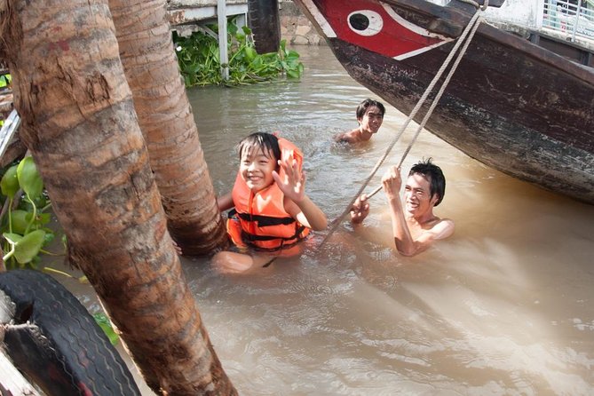 Private Cu Chi Tunnels & Mekong Delta 1 Day Tour - Guides and drivers: English and humor make the difference