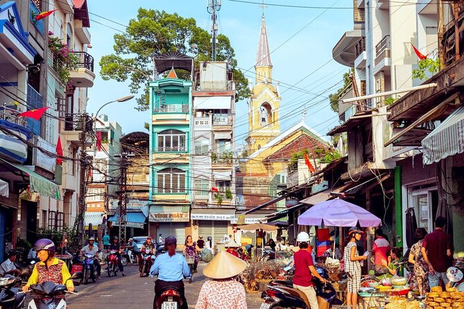 Private Ho Chi Minh City Tour Full day Trip - Ben Thanh Market: a classic first stop for your bearings