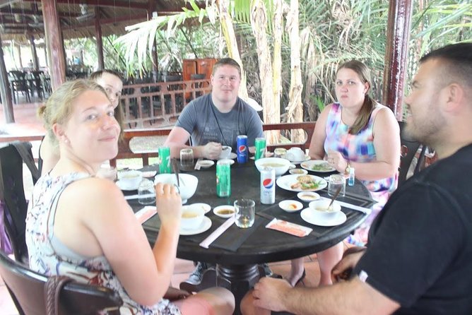 Private Mekong Delta Tour – Boat Ride & Local Lunch - Folk music in a peaceful garden: culture without the hard sell