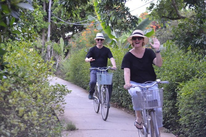Private Mekong Delta tour to Cai Be – Tan Phong island full day - What the best guides do: humor, energy, and clear stops