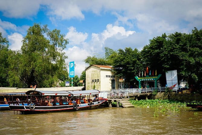Private Mekong Delta tour to Cai Be – Tan Phong island full day - From District 1 to Cai Be: the road gives you the Delta mood