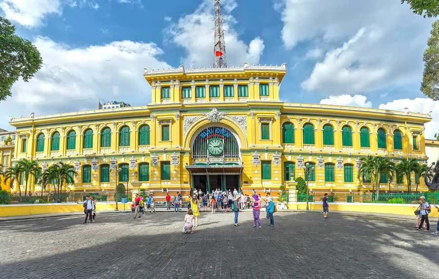 Private Saigon Highlights Tour by Car – Flexible Half Day - Ho Thi Ky Flower Market: see how Saigon buys its beauty