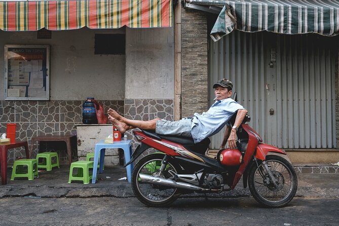 Private Sunset Photography Tour - Travel through history and time - Stop 3: Cong Vien 23 Thang 9 for underground light and characters
