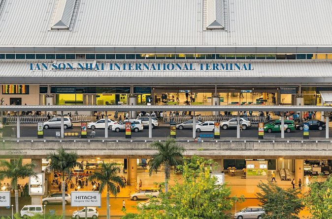 Private transfer Tan Son Nhat Airport (SGN) - Hotels In City - Pickup and meeting: how the driver finds you