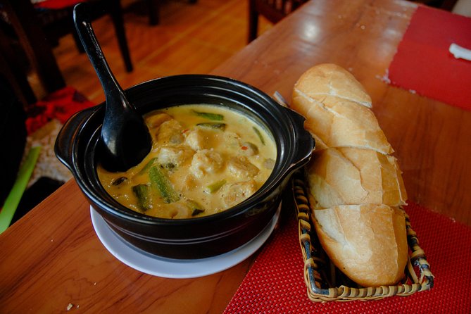 Private Vegan Food Tour By Scooter in Ho Chi Minh City - Six vegan dishes: how the tasting works and what to expect