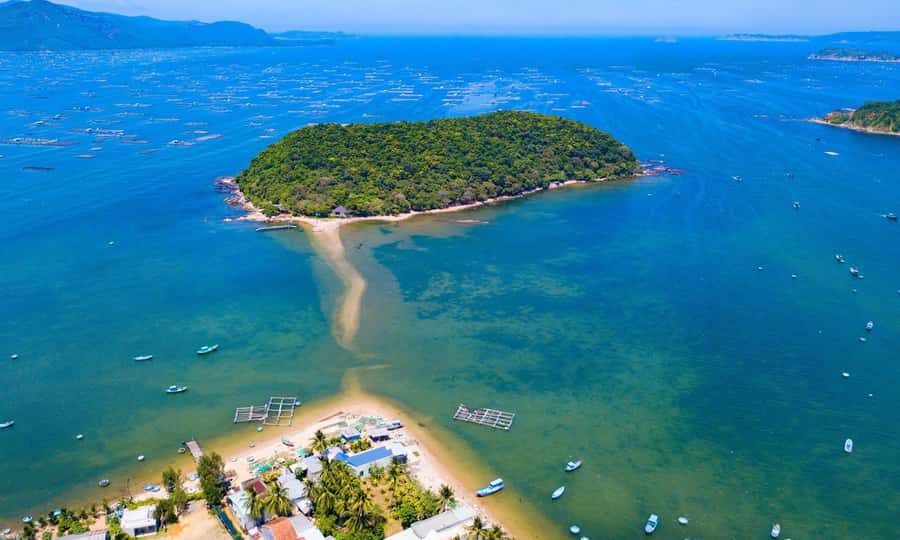 Quy Nhon Island Day Tour: Ky Co Beach, Eo Gio - Getting moving: hotel pickup, cold comfort, and guide support