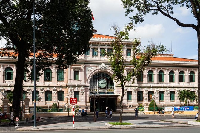 Saigon City and Chinatown Exploration with Water Bus Adventure - The guide experience: what to look for when you meet them