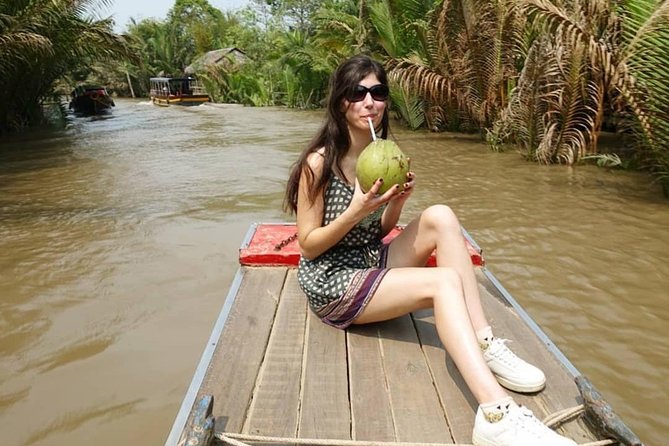 Small Group To Mekong Delta 1 Day - Rowing through mangrove palm canals: the delta at low speed