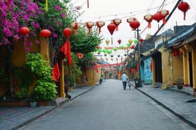 Vietnam Tour from the South to the North in 10 Days 9 Nights - Getting from city to city with domestic flights
