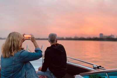 VIP Tour in Saigon: Romantic Sunset Cocktail by SpeedBoat - The 45–60 minute river cruise: bridges, lights, and river life