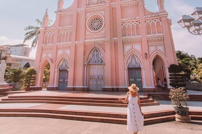 ️ Ho Chi Minh City Instagram Tour: Hidden Gems (Private & All-Inclusive) - Lunch, Coffee, Dessert: The Fuel That Keeps the Day Fun